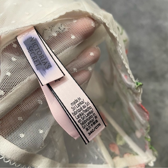 New! Victorias Secret bustier bra top cherries strawberries white 4282 - Picture 7 of 9